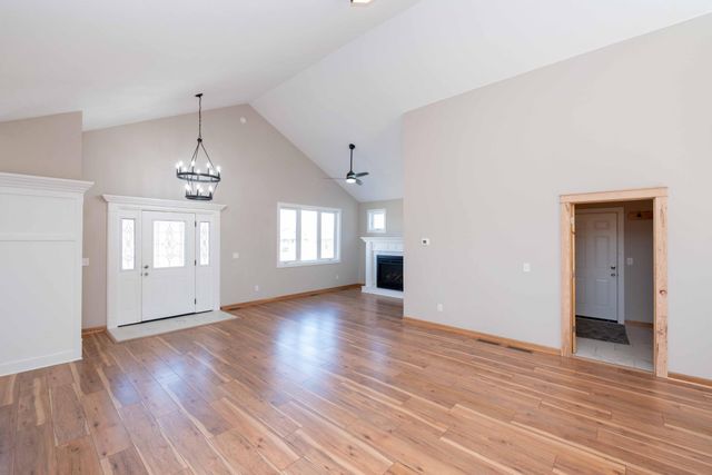 575 Elins Lake Road SE, Cambridge, MN 55008