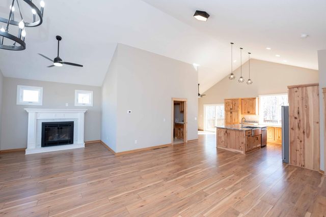 575 Elins Lake Road SE, Cambridge, MN 55008
