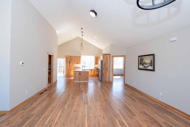 575 Elins Lake Road SE, Cambridge, MN 55008