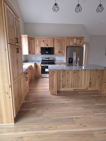 575 Elins Lake Road SE, Cambridge, MN 55008