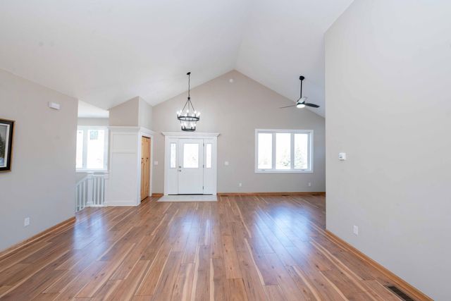575 Elins Lake Road SE, Cambridge, MN 55008