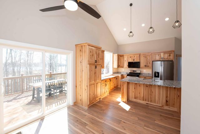 575 Elins Lake Road SE, Cambridge, MN 55008