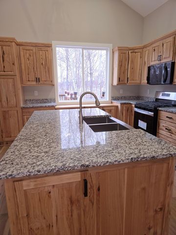 575 Elins Lake Road SE, Cambridge, MN 55008