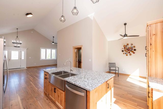 575 Elins Lake Road SE, Cambridge, MN 55008