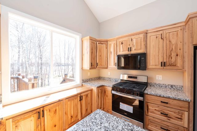575 Elins Lake Road SE, Cambridge, MN 55008