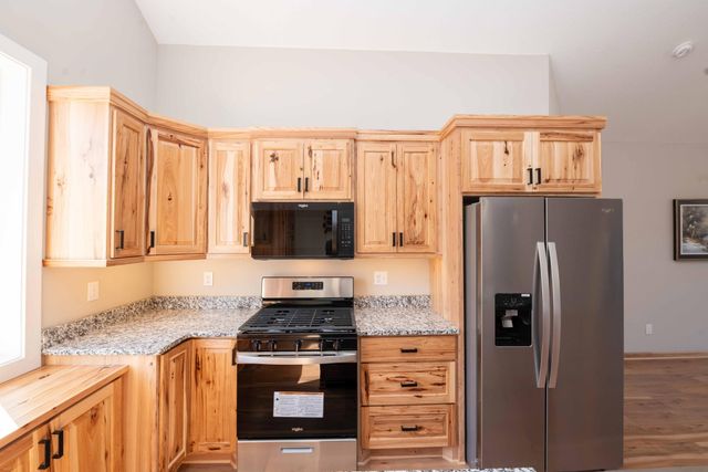 575 Elins Lake Road SE, Cambridge, MN 55008