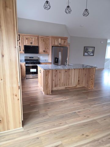 575 Elins Lake Road SE, Cambridge, MN 55008