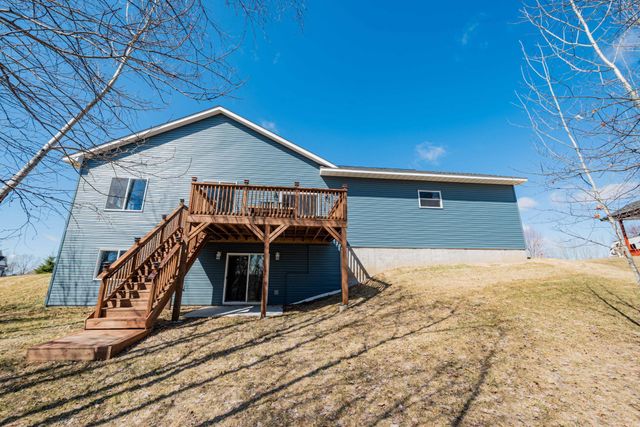 575 Elins Lake Road SE, Cambridge, MN 55008