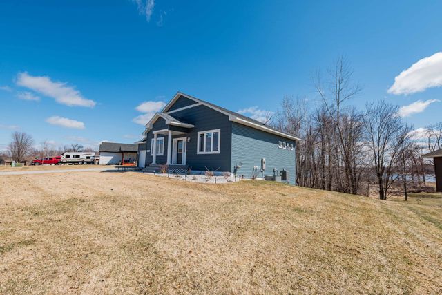 575 Elins Lake Road SE, Cambridge, MN 55008