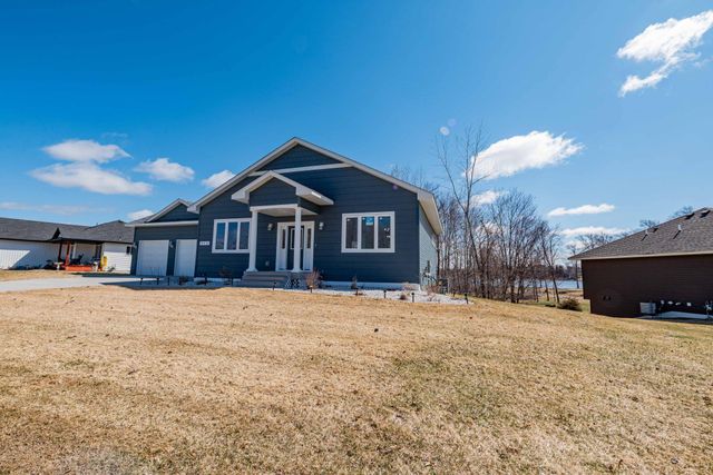 575 Elins Lake Road SE, Cambridge, MN 55008