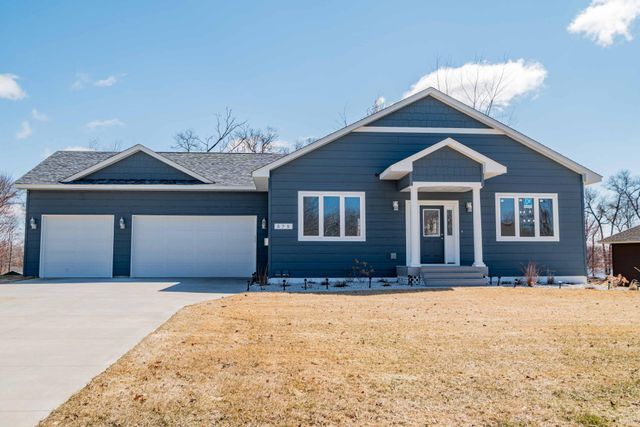575 Elins Lake Road SE, Cambridge, MN 55008