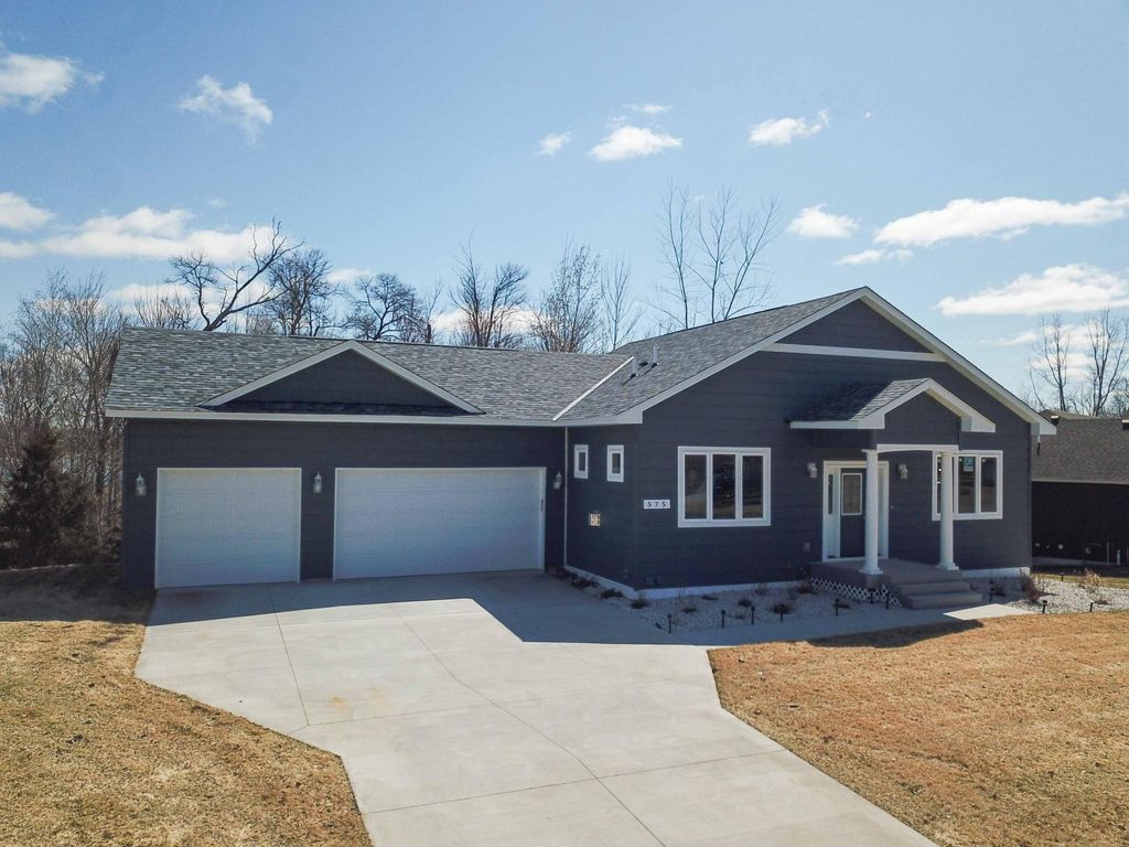 575 Elins Lake Road SE, Cambridge, MN 55008