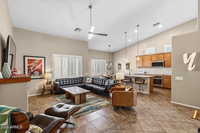 8456 W QUAIL TRACK Drive, Peoria, AZ 85383