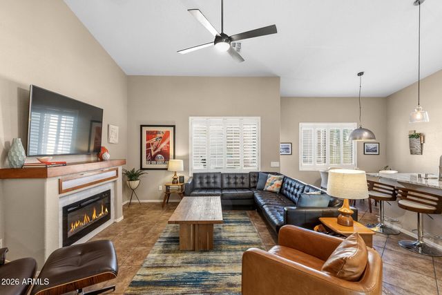 8456 W QUAIL TRACK Drive, Peoria, AZ 85383