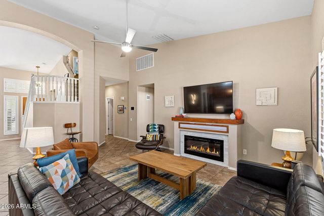 8456 W QUAIL TRACK Drive, Peoria, AZ 85383