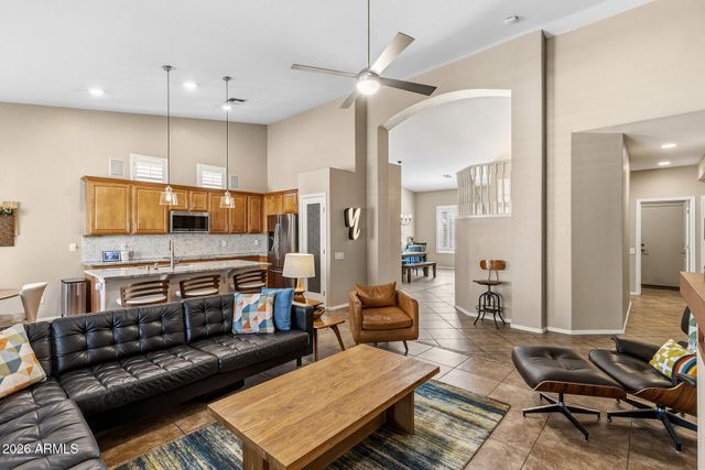 8456 W QUAIL TRACK Drive, Peoria, AZ 85383