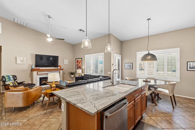 8456 W QUAIL TRACK Drive, Peoria, AZ 85383