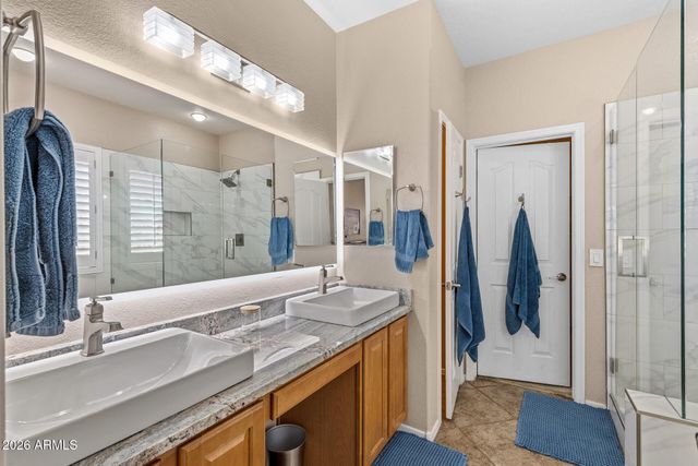 8456 W QUAIL TRACK Drive, Peoria, AZ 85383