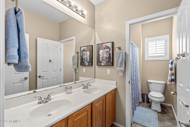 8456 W QUAIL TRACK Drive, Peoria, AZ 85383