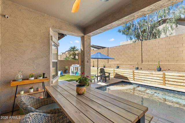 8456 W QUAIL TRACK Drive, Peoria, AZ 85383