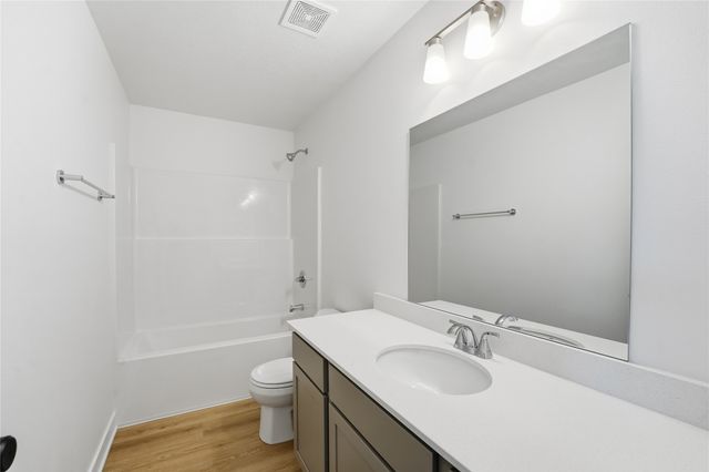 216 NW Waverly Drive, Waukee, IA 50263