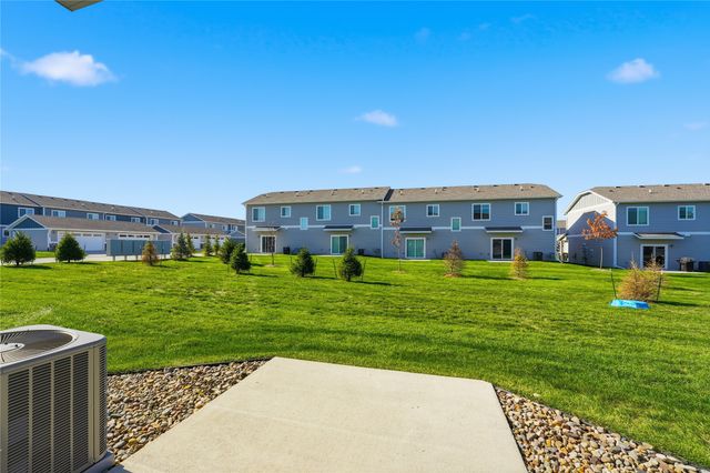 216 NW Waverly Drive, Waukee, IA 50263