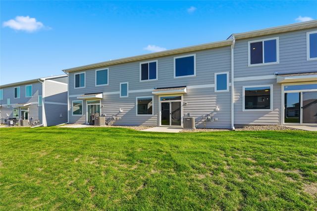 216 NW Waverly Drive, Waukee, IA 50263