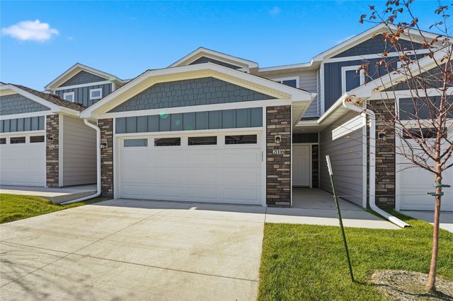 216 NW Waverly Drive, Waukee, IA 50263