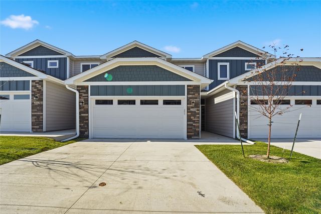 216 NW Waverly Drive, Waukee, IA 50263