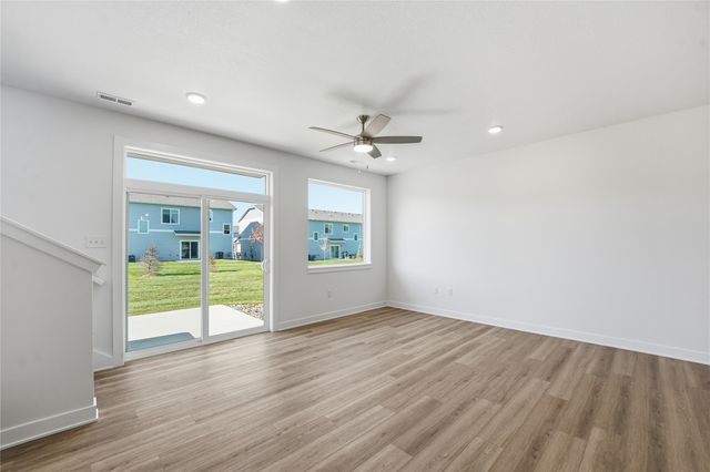 216 NW Waverly Drive, Waukee, IA 50263