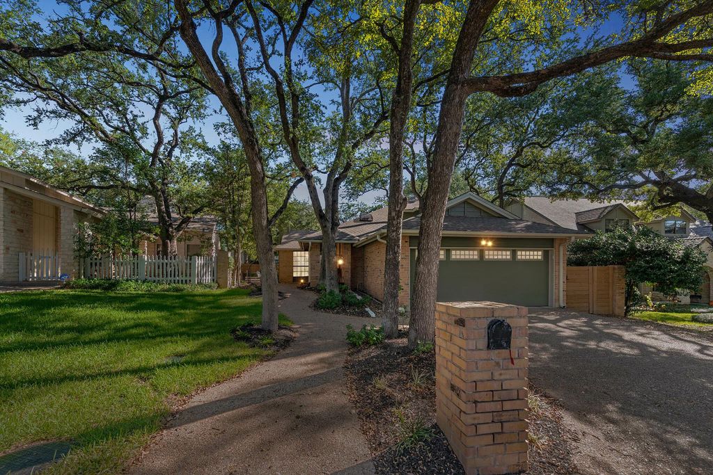5704 Sam Houston CIR, Austin, TX 78731