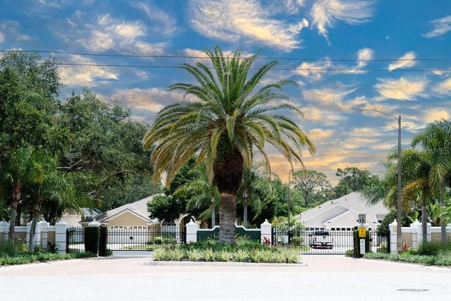 1282 PARADISE LAKE DRIVE, Tarpon Springs, FL 34689