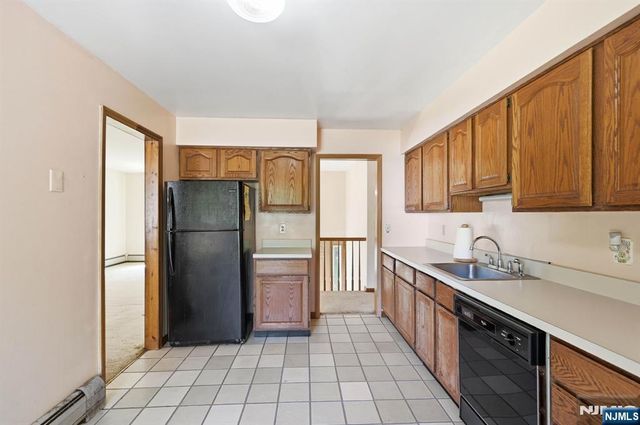 5 Apshawa Cross Road, West Milford, NJ 07480