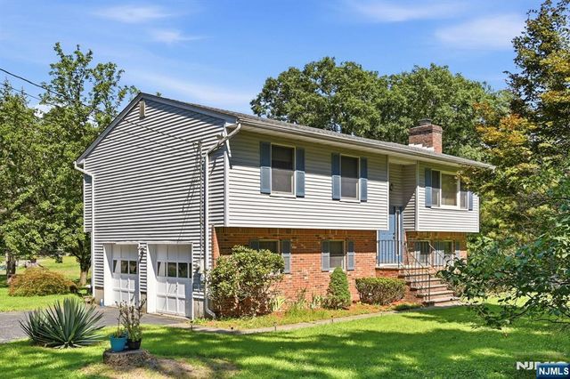 5 Apshawa Cross Road, West Milford, NJ 07480