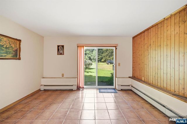 5 Apshawa Cross Road, West Milford, NJ 07480