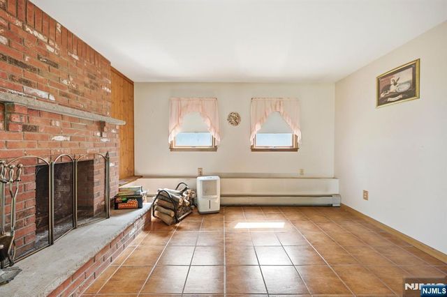 5 Apshawa Cross Road, West Milford, NJ 07480