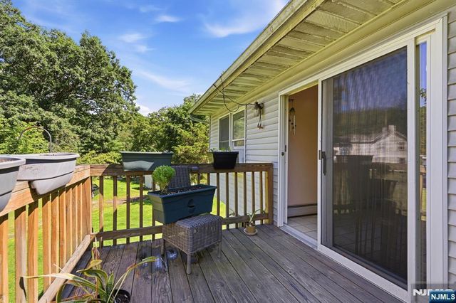 5 Apshawa Cross Road, West Milford, NJ 07480