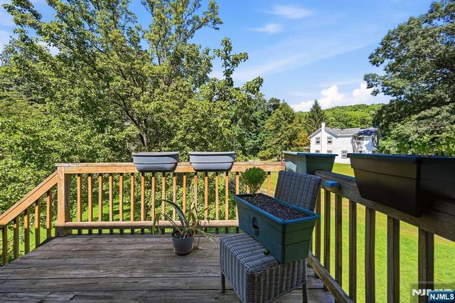 5 Apshawa Cross Road, West Milford, NJ 07480