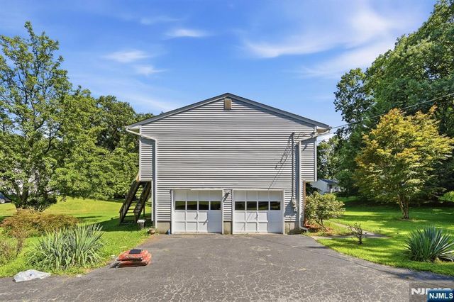 5 Apshawa Cross Road, West Milford, NJ 07480