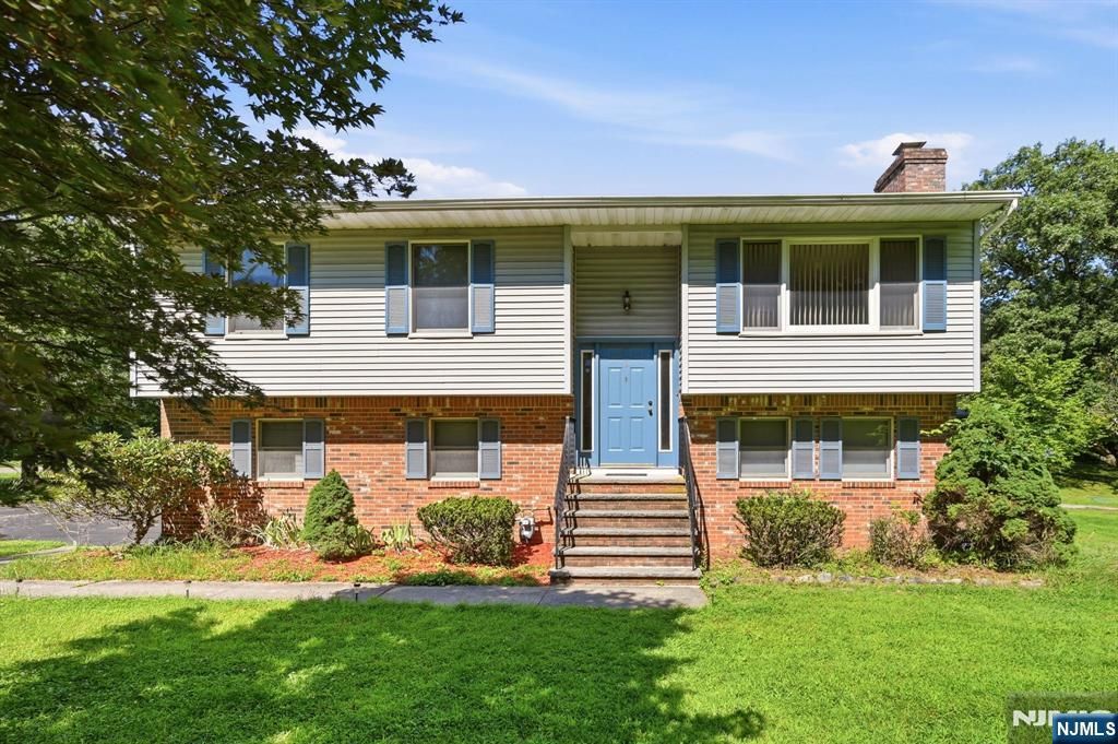 5 Apshawa Cross Road, West Milford, NJ 07480