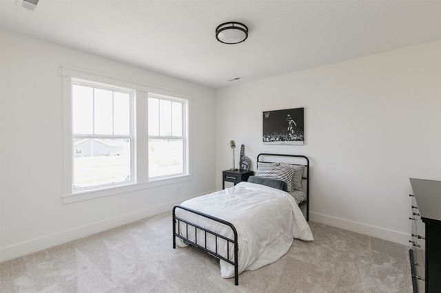 1910 NE Pine Lake Circle, Ankeny, IA 50021