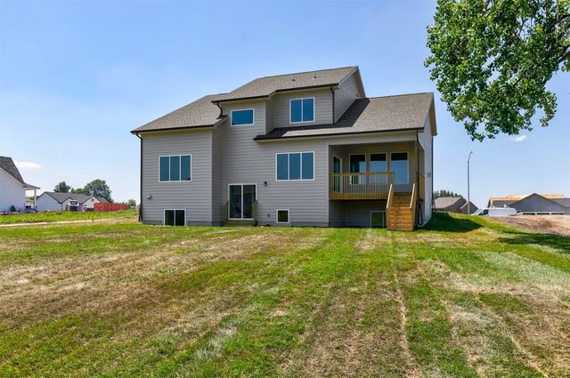 1910 NE Pine Lake Circle, Ankeny, IA 50021