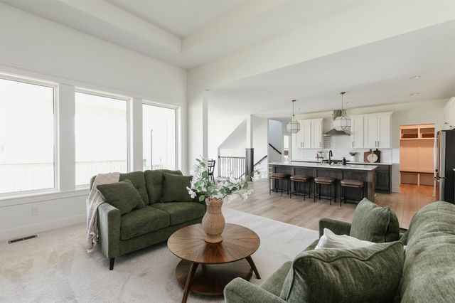 1910 NE Pine Lake Circle, Ankeny, IA 50021