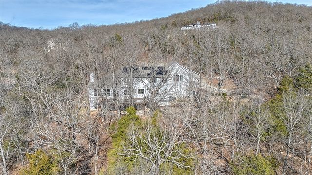 2357 Fox Trail, Fayetteville, AR 72703