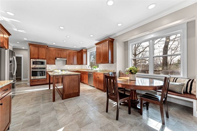 2357 Fox Trail, Fayetteville, AR 72703