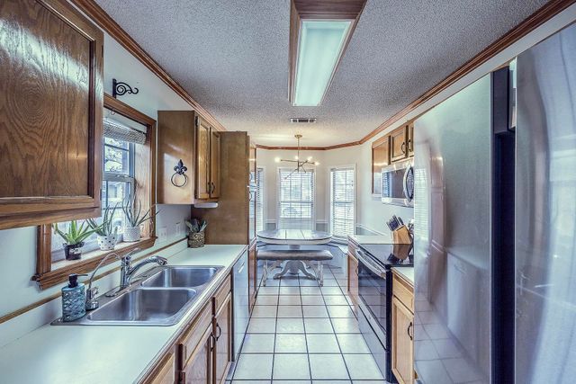 314 Cavaness Dr, Houma, LA 70364