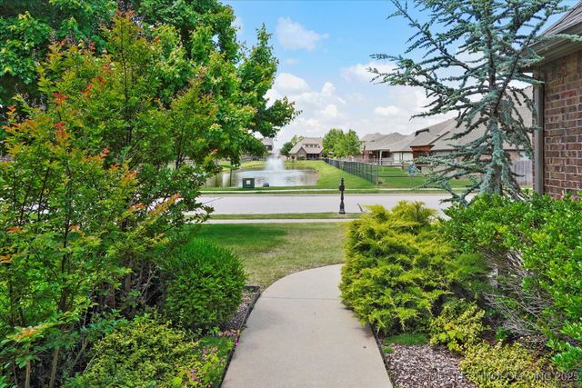 12643 S 67th East Avenue, Bixby, OK 74008