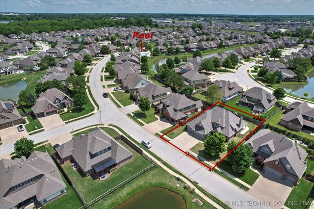 12643 S 67th East Avenue, Bixby, OK 74008