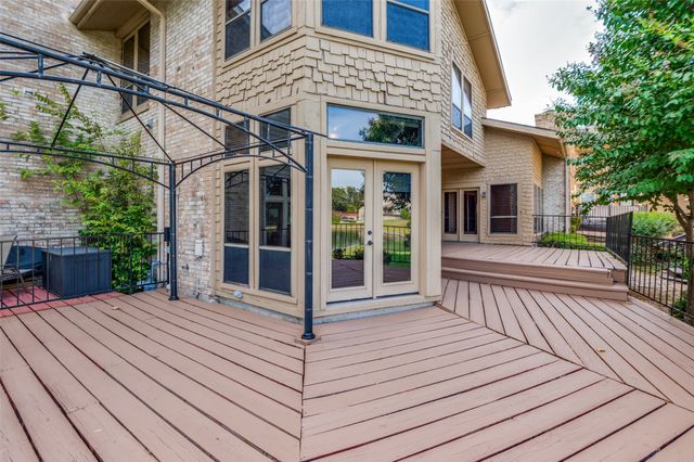 9 Country Lake Drive, Carrollton, TX 75006