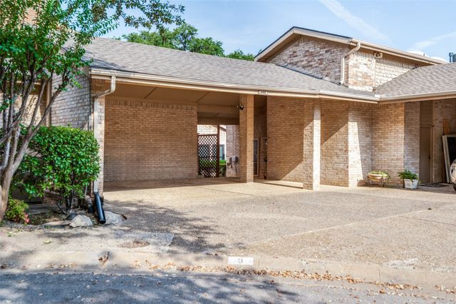 9 Country Lake Drive, Carrollton, TX 75006